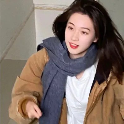 单车上的少女
